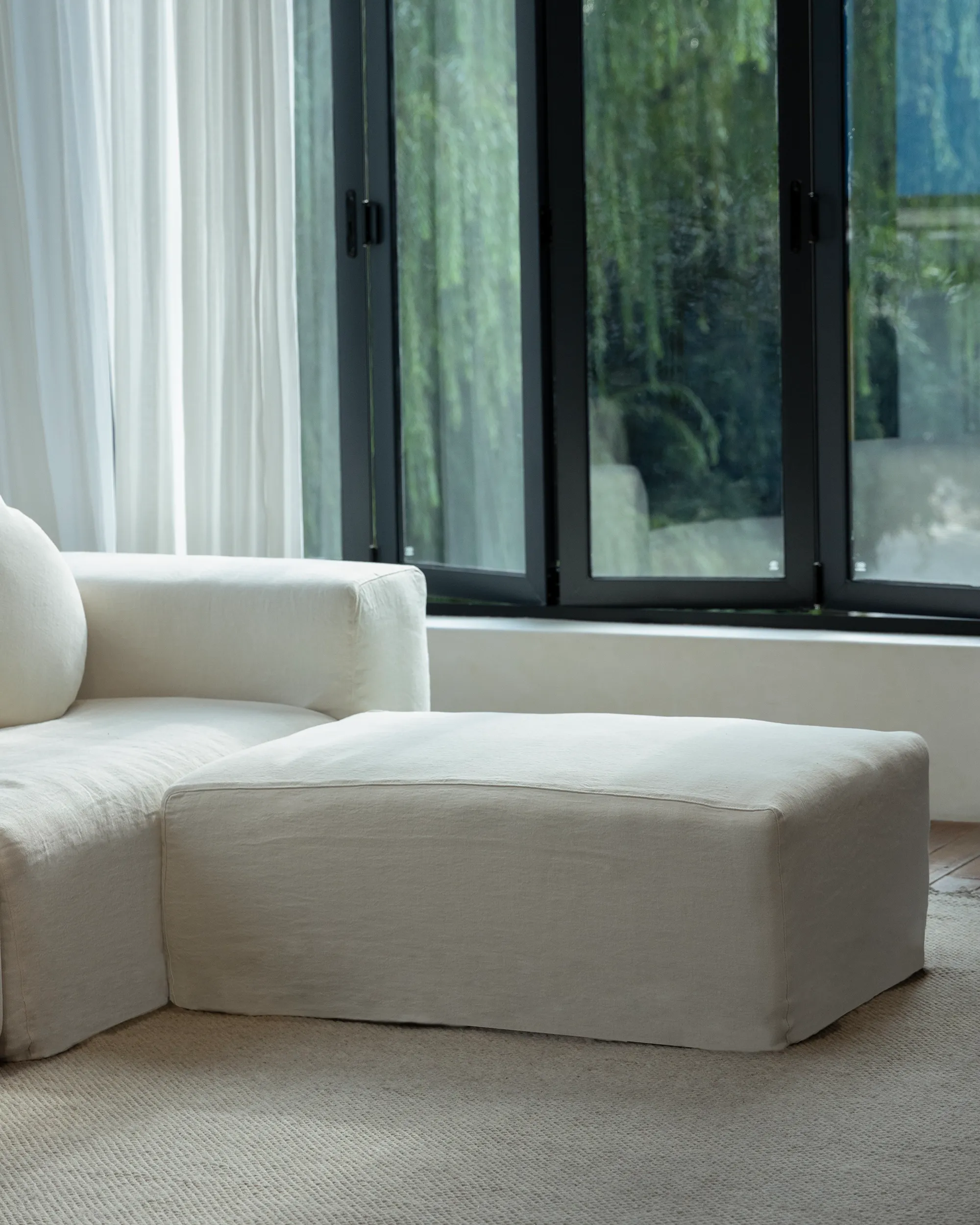 Doma Sectional Sofa