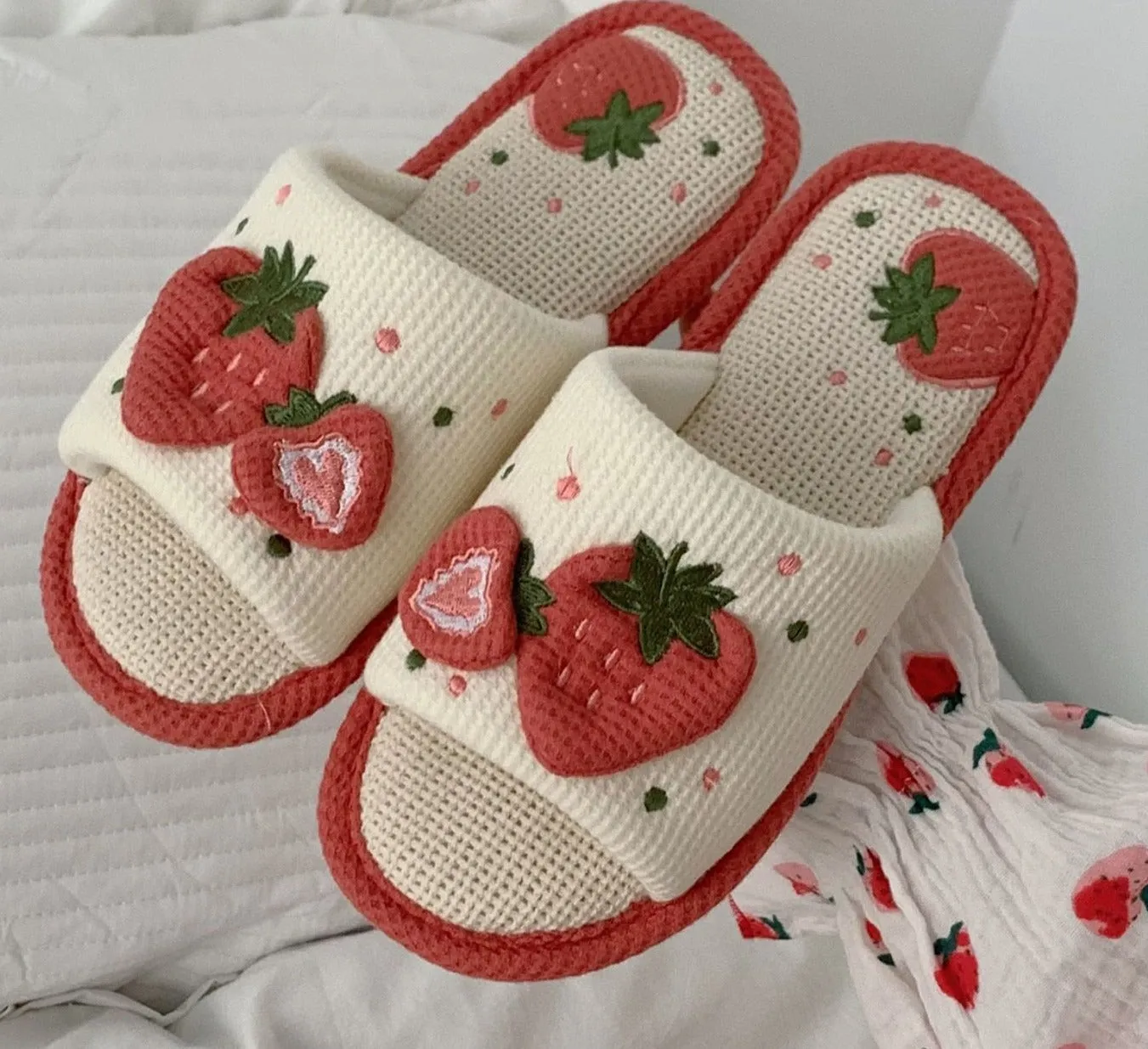 Hnzxzm Spring Home Slippers Linen Cotton Women Sandals Indoor Home Shoes Non-slip Slides Ladies Strawberry Korean Style Woman Shoe