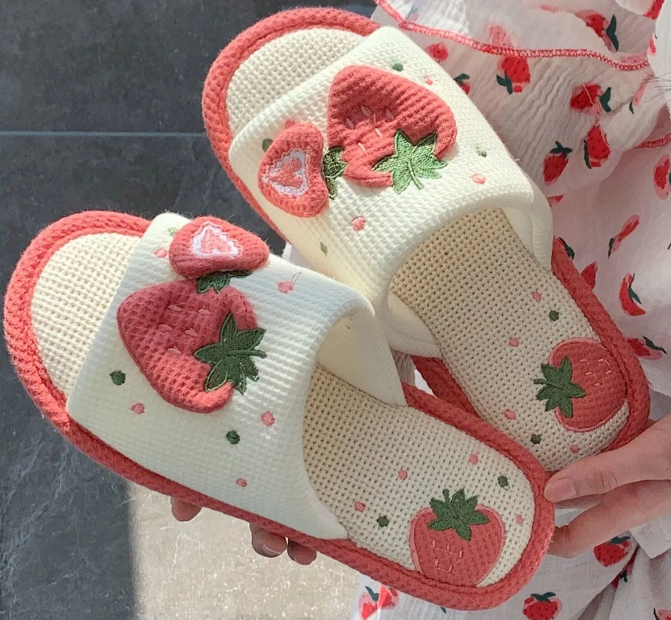 Hnzxzm Spring Home Slippers Linen Cotton Women Sandals Indoor Home Shoes Non-slip Slides Ladies Strawberry Korean Style Woman Shoe