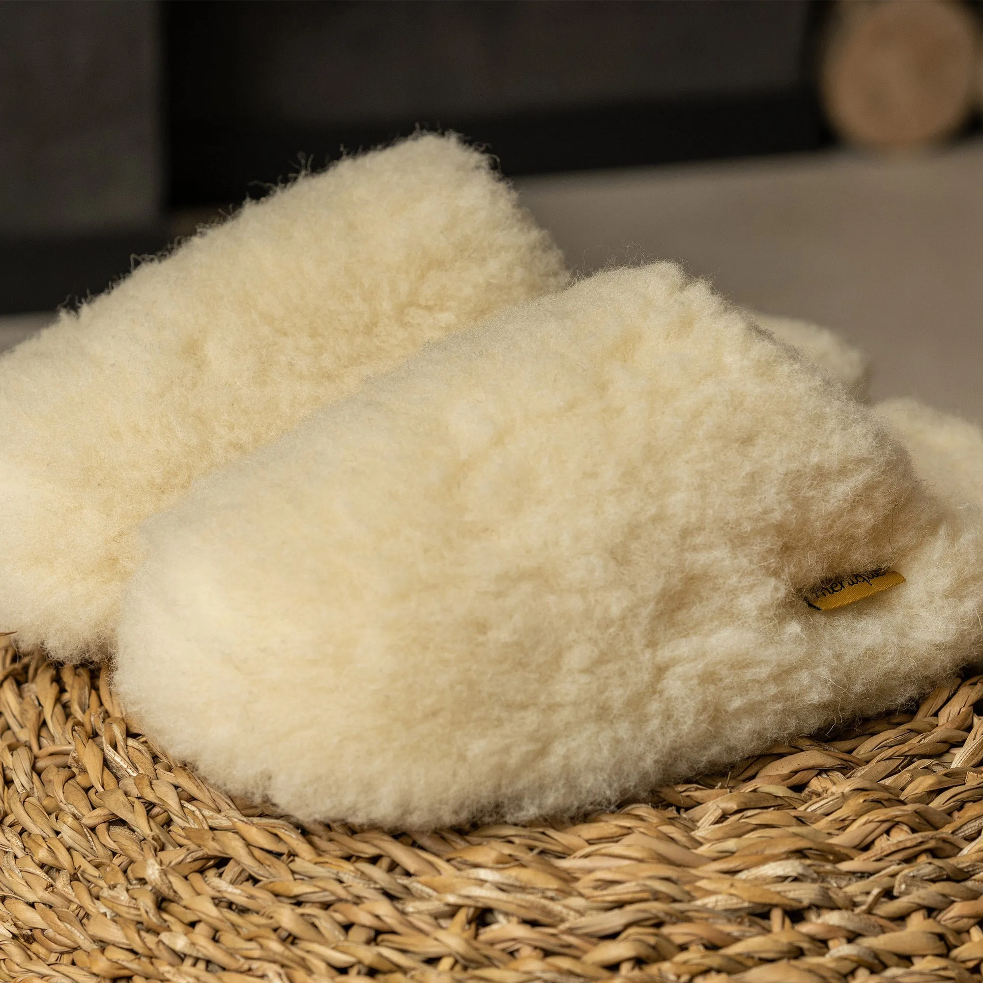 MENIQUE Women's Fleece Slippers Natural