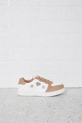 Senior Girls White And Beige Heart Patch Sneakers
